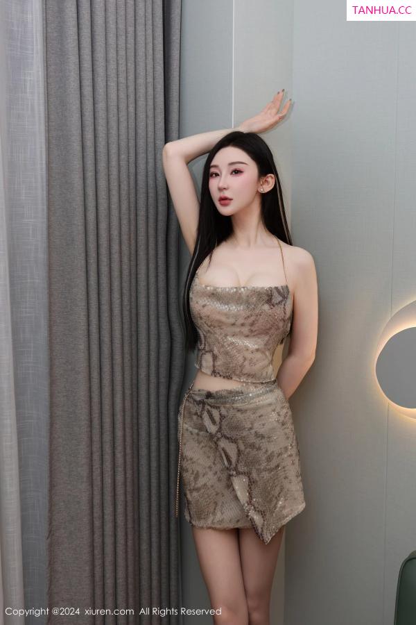   [XiuRen]高清写真图 2024.03.11 No.8207 田兮白 丝袜美腿第17张图片